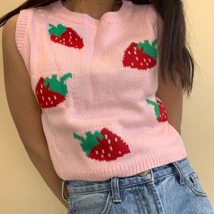 light pink strawberry cropped sweater vest 🍓